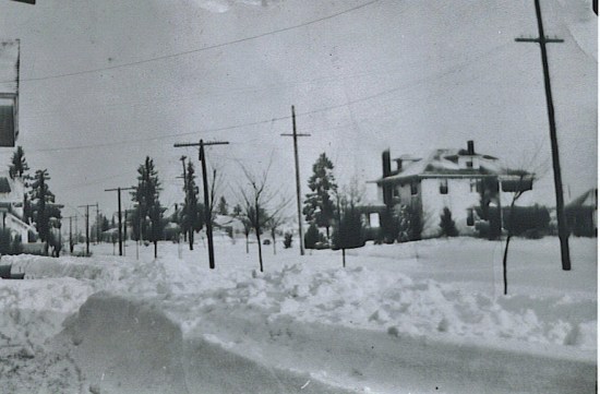 winter-1936 Winter 1936, looking north on NE 30th toward intersection with Mason.