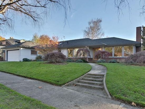 2410 NE 24th Front Steps